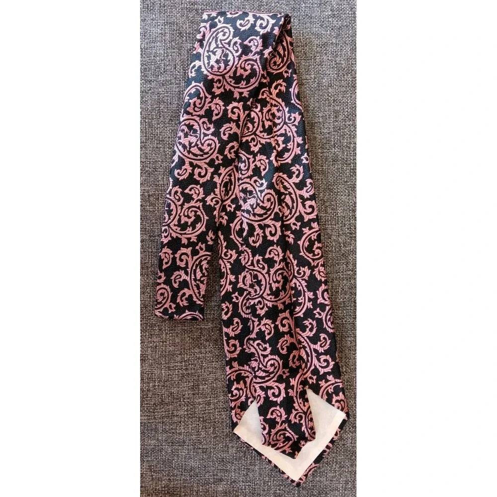 Dress Tie 70s 80s 90s Y2K Mens Black Pink Paisley 4.25 Wide